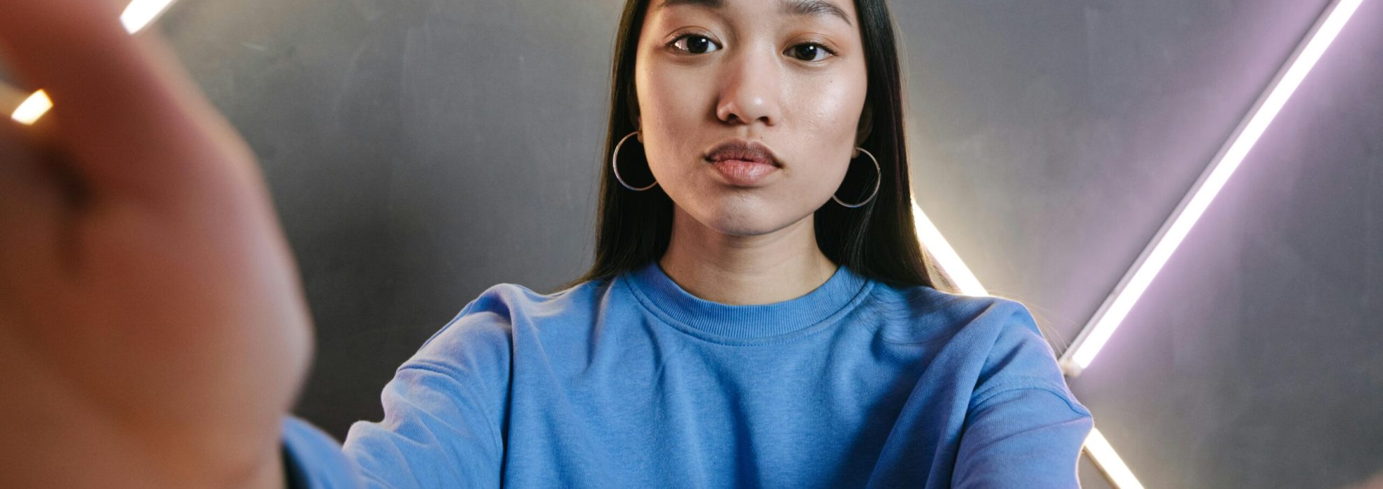 Liza pexels ivan s 7676490